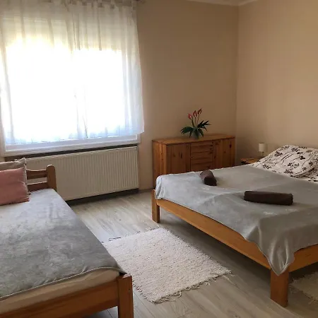 Apartament Tueskevar Vendeghaz
